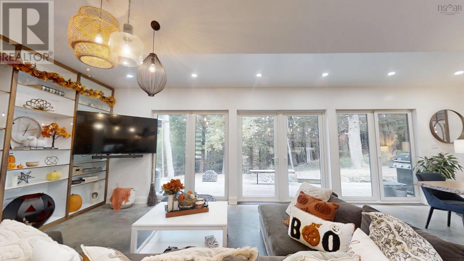 Property 9 of 31 of 65 Jessicas Way