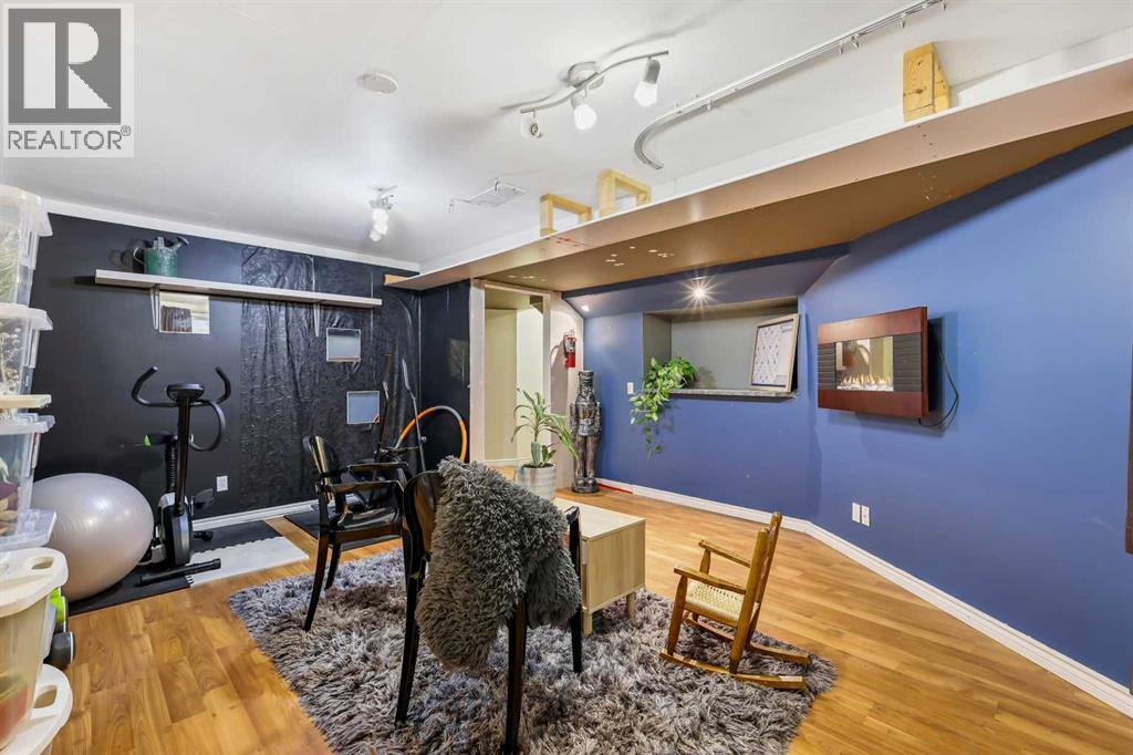 Single Family House for Sale in  Douglas Ridge Green SE Douglasdale/Glen Calgary 