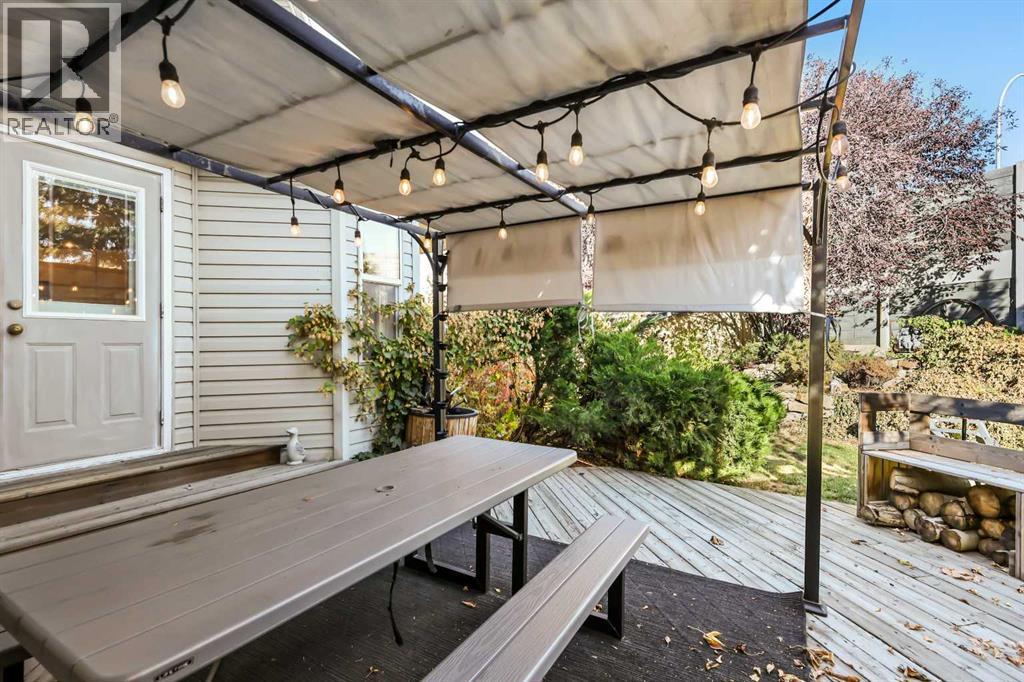 Single Family House for Sale in  Douglas Ridge Green SE Douglasdale/Glen Calgary 