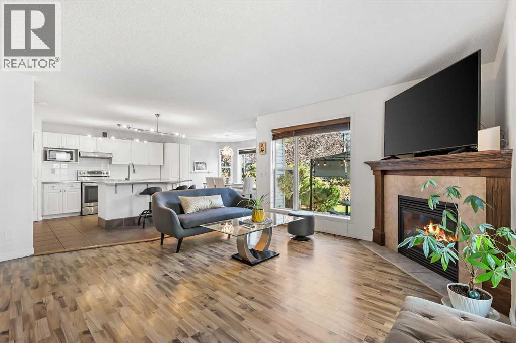 Single Family House for Sale in  Douglas Ridge Green SE Douglasdale/Glen Calgary 