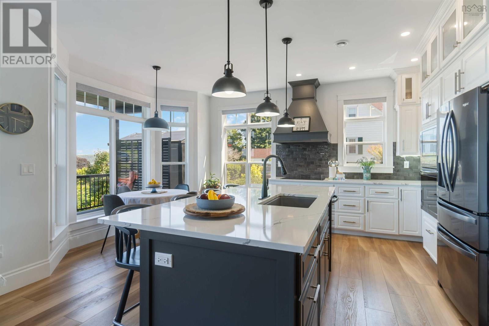 Property 11 of 49 of 180 King Street