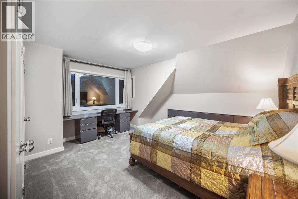 Single Family House for Sale in  Woodhaven Crescent SW Woodbine Calgary 