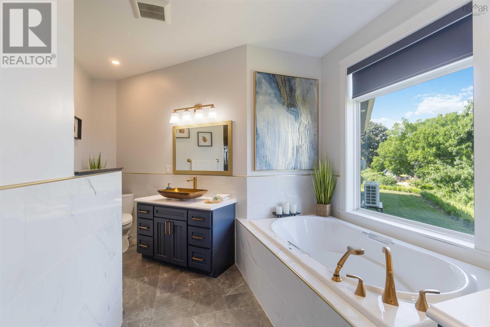 Property 29 of 49 of 180 King Street