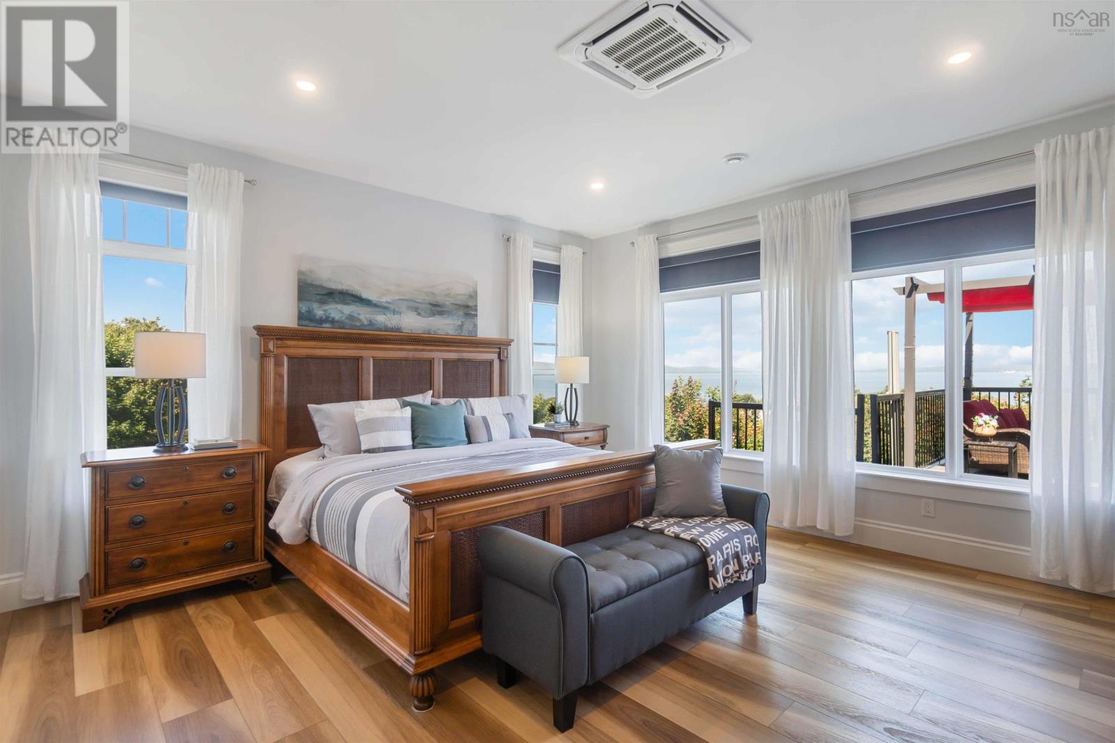 Property 24 of 49 of 180 King Street