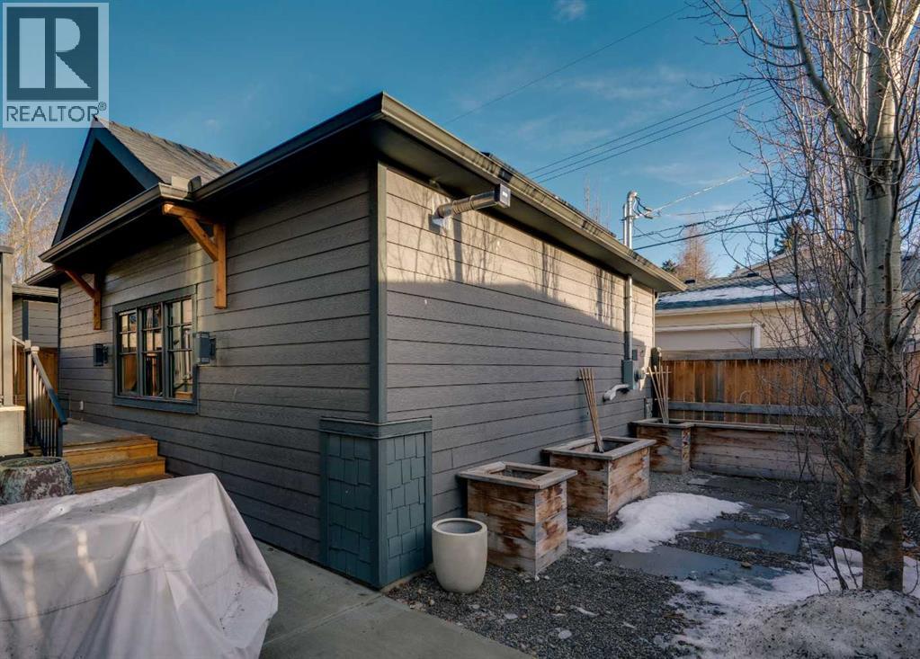 Single Family House for Sale in  Bowwater Crescent NW Bowness Calgary 