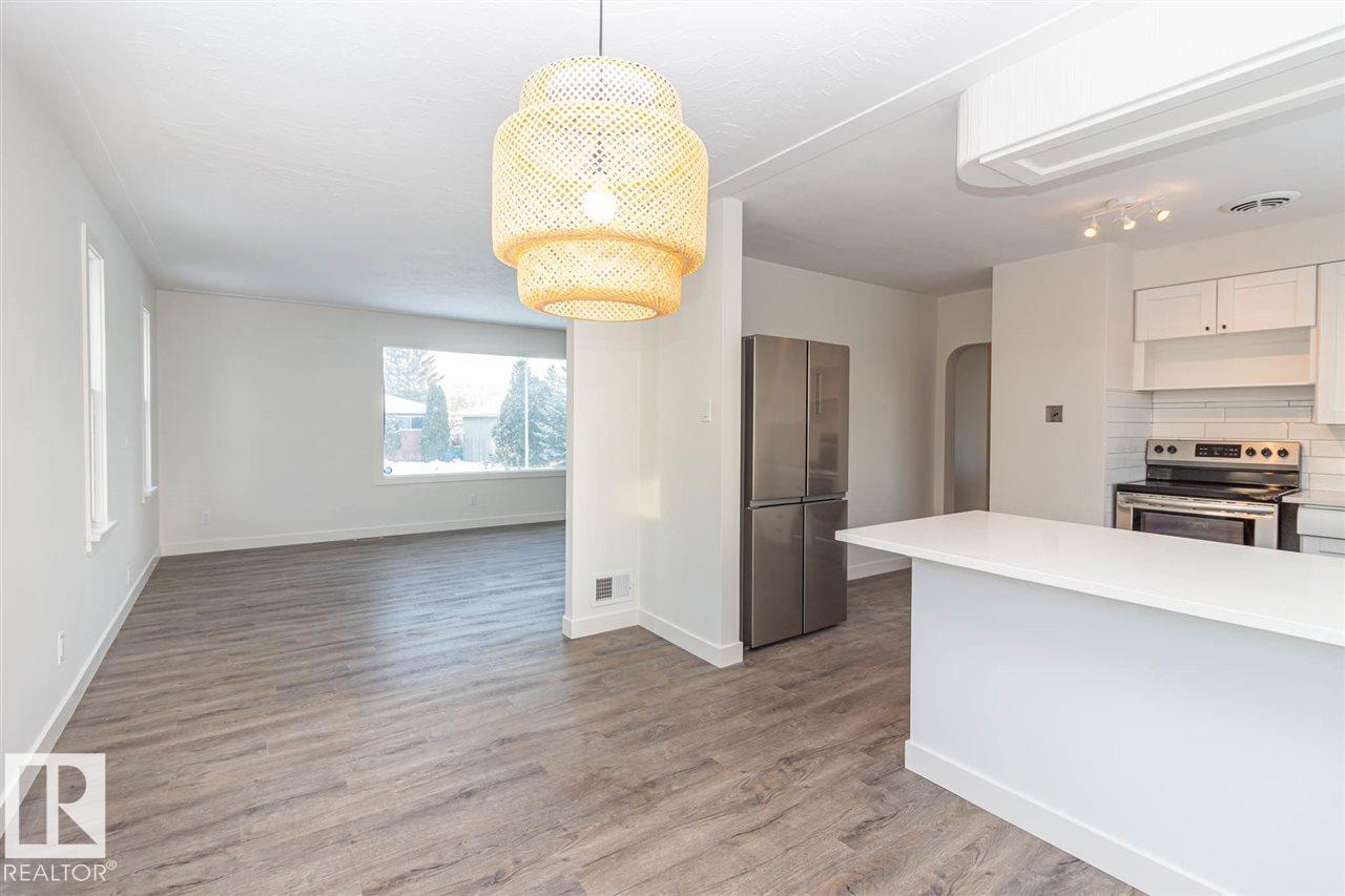 10536 76 ST NW - 12