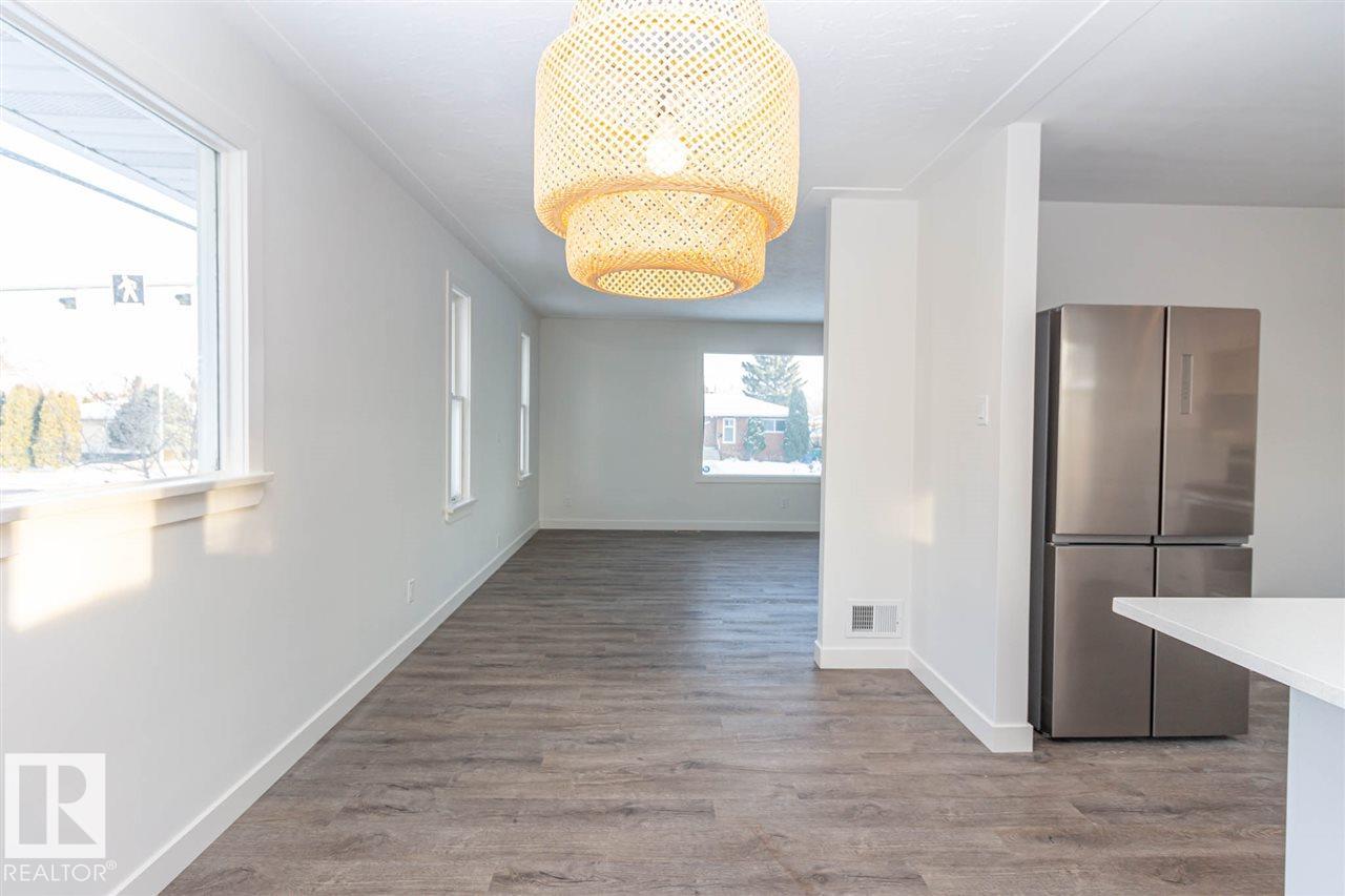 10536 76 ST NW - 13