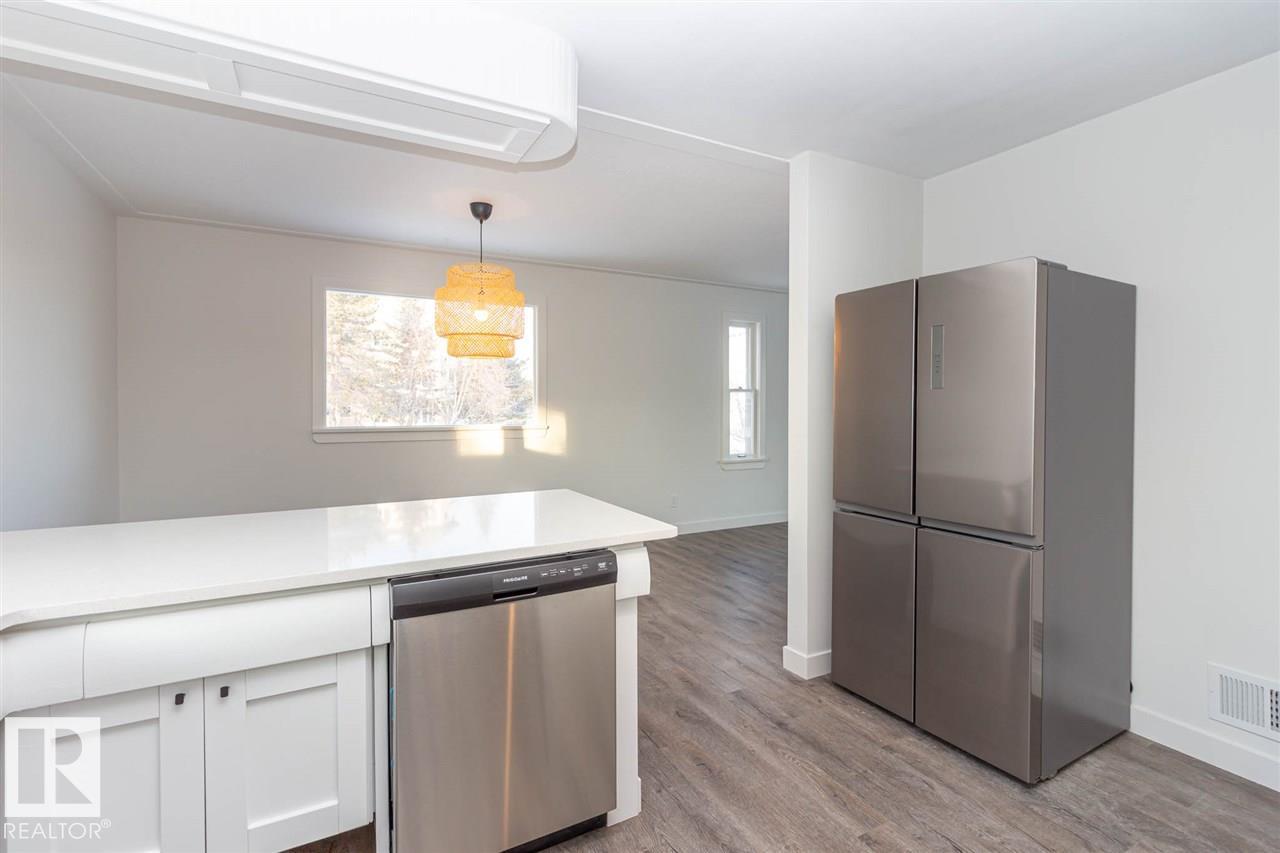 10536 76 ST NW - 19