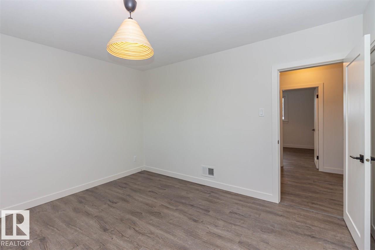 10536 76 ST NW - 26