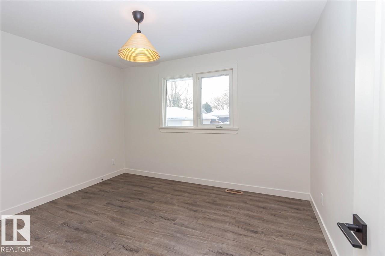 10536 76 ST NW - 27