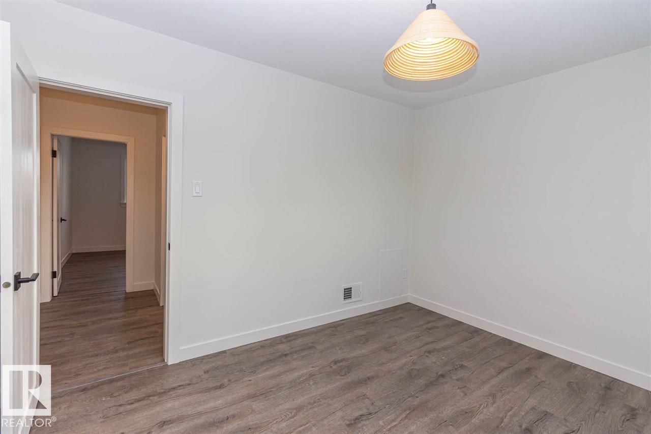 10536 76 ST NW - 28
