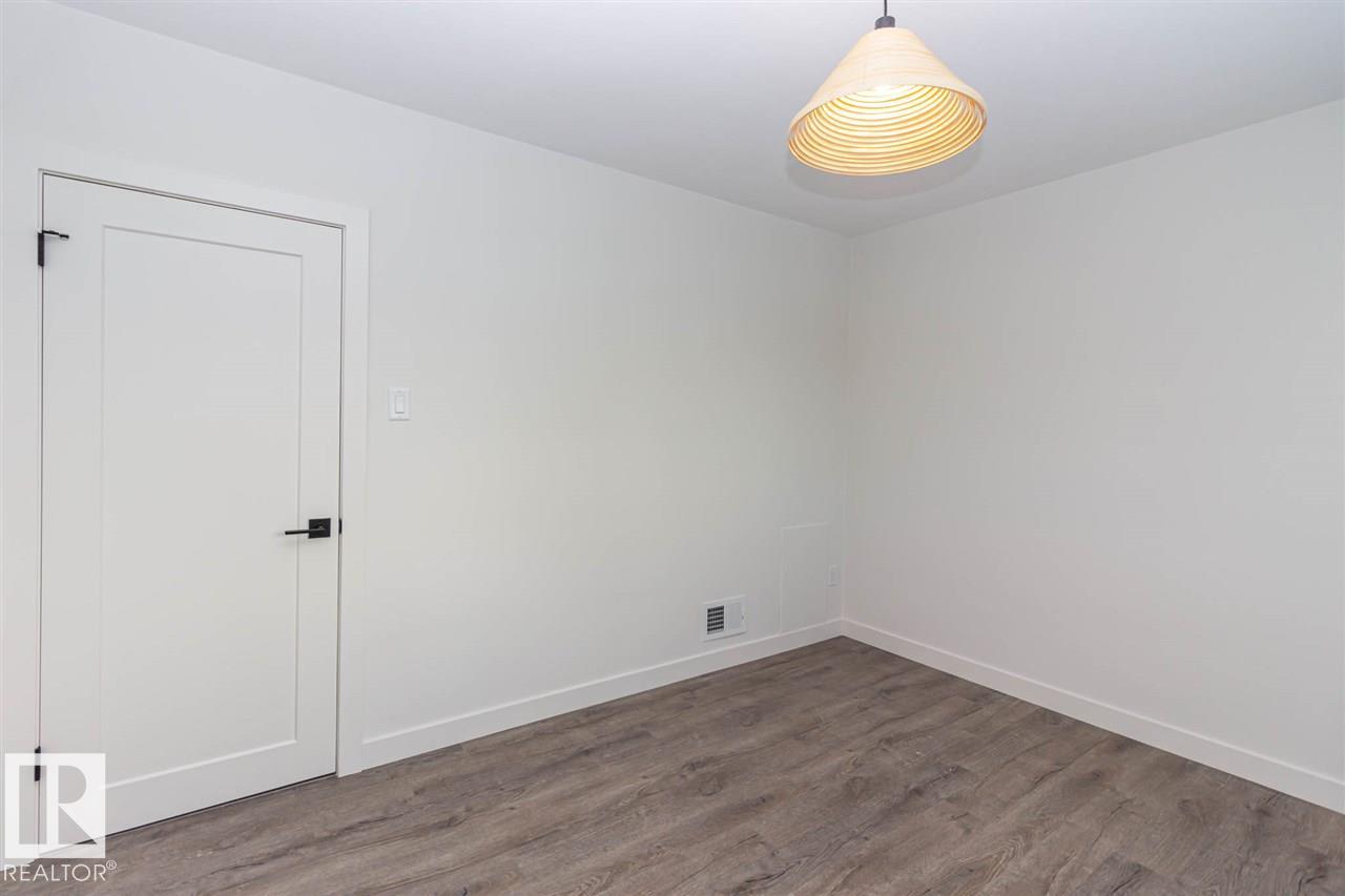 10536 76 ST NW - 29