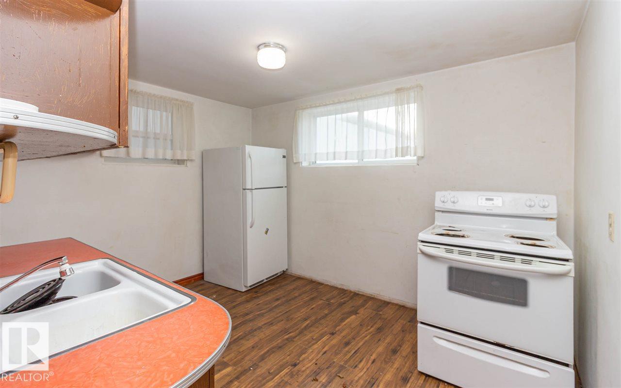 10536 76 ST NW - 31