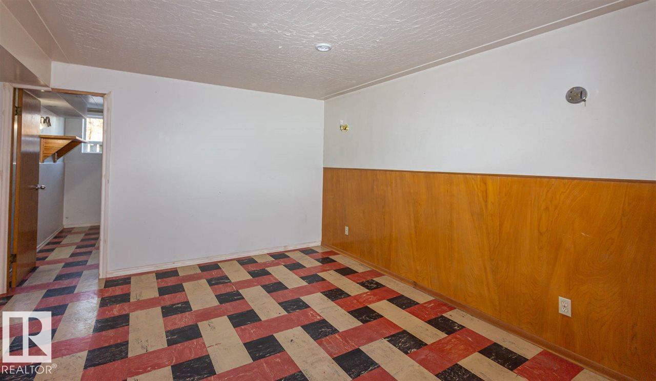 10536 76 ST NW - 33