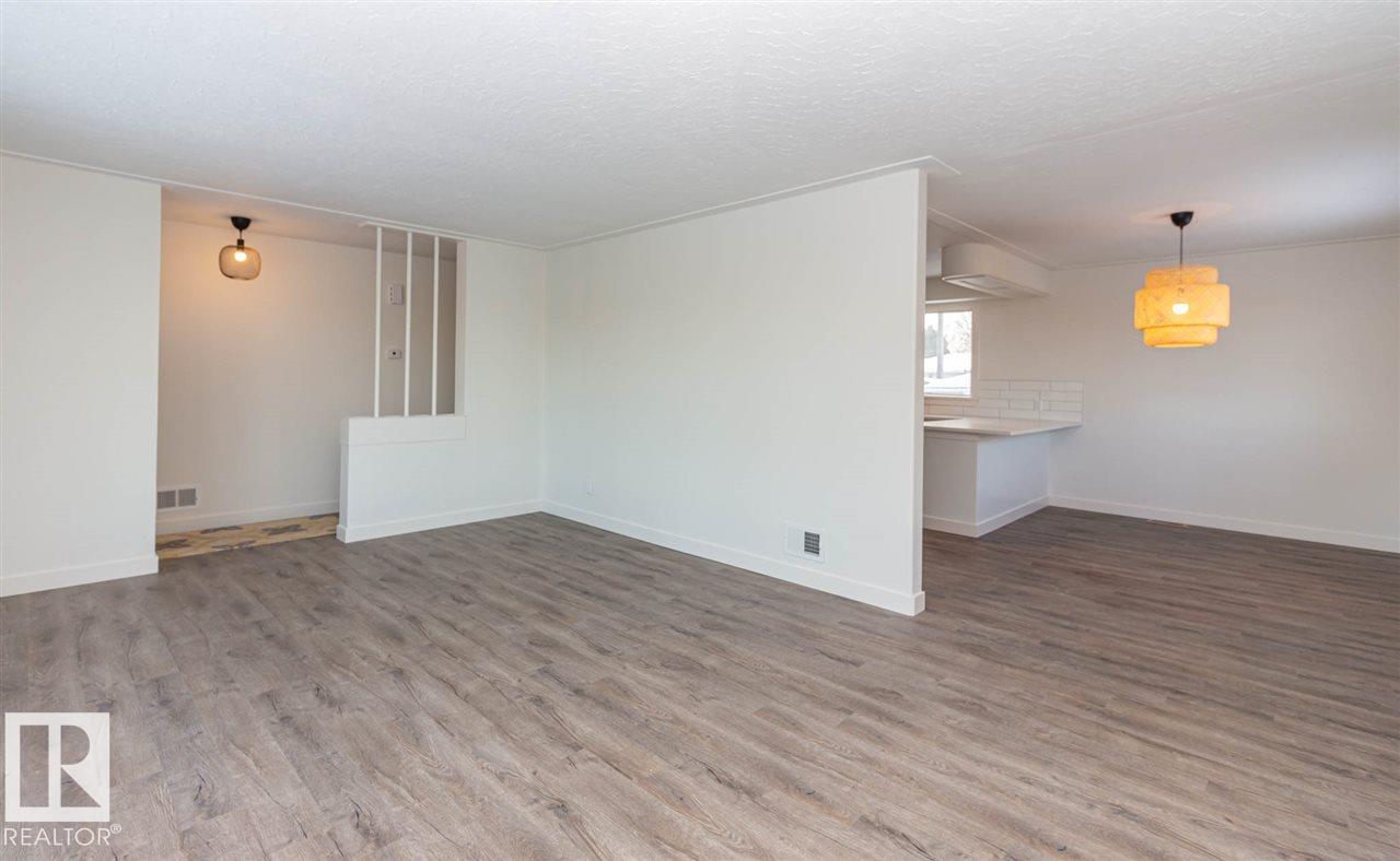 10536 76 ST NW - 7