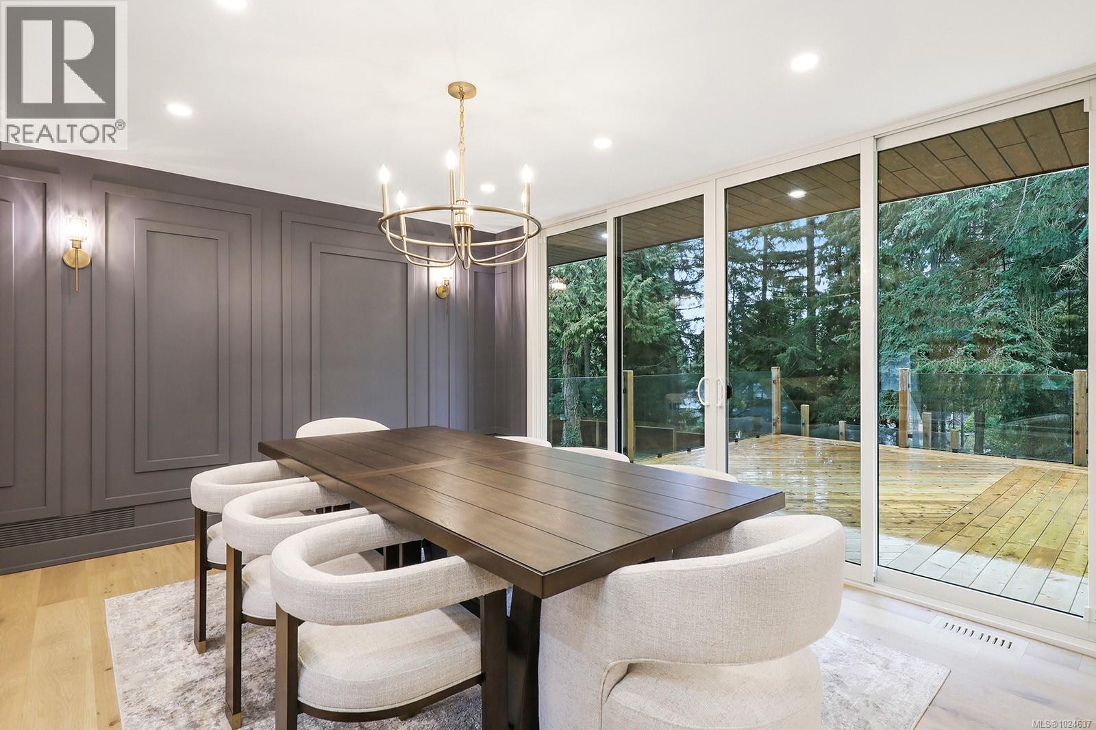 177 Sunningdale Rd E, Qualicum Beach