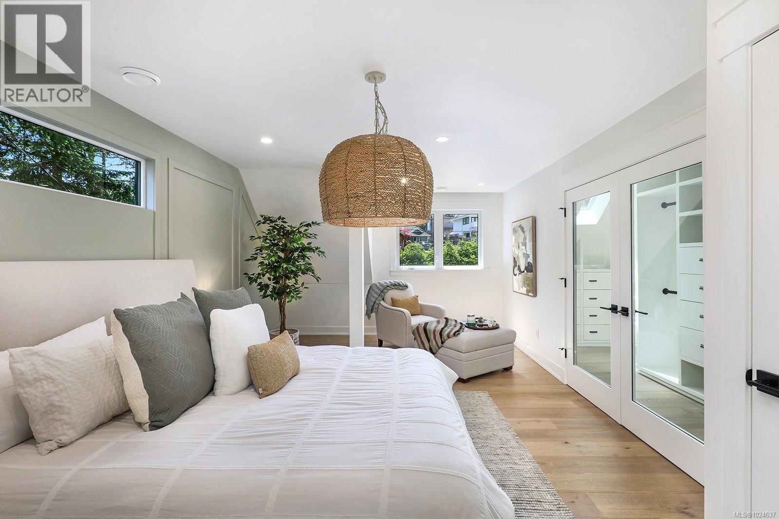 177 Sunningdale Rd E, Qualicum Beach