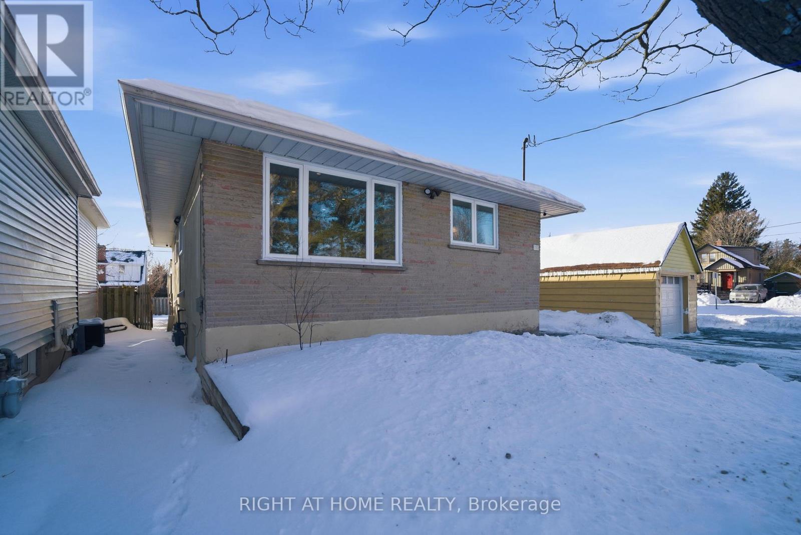 708 CARNEGIE AVENUE - Photo 2 of 50, Oshawa (Centennial), Ontario