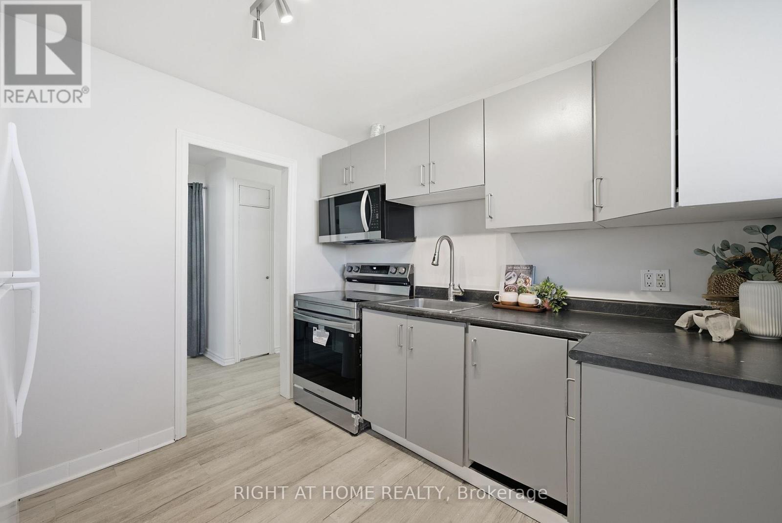 708 CARNEGIE AVENUE - Photo 4 of 50, Oshawa (Centennial), Ontario