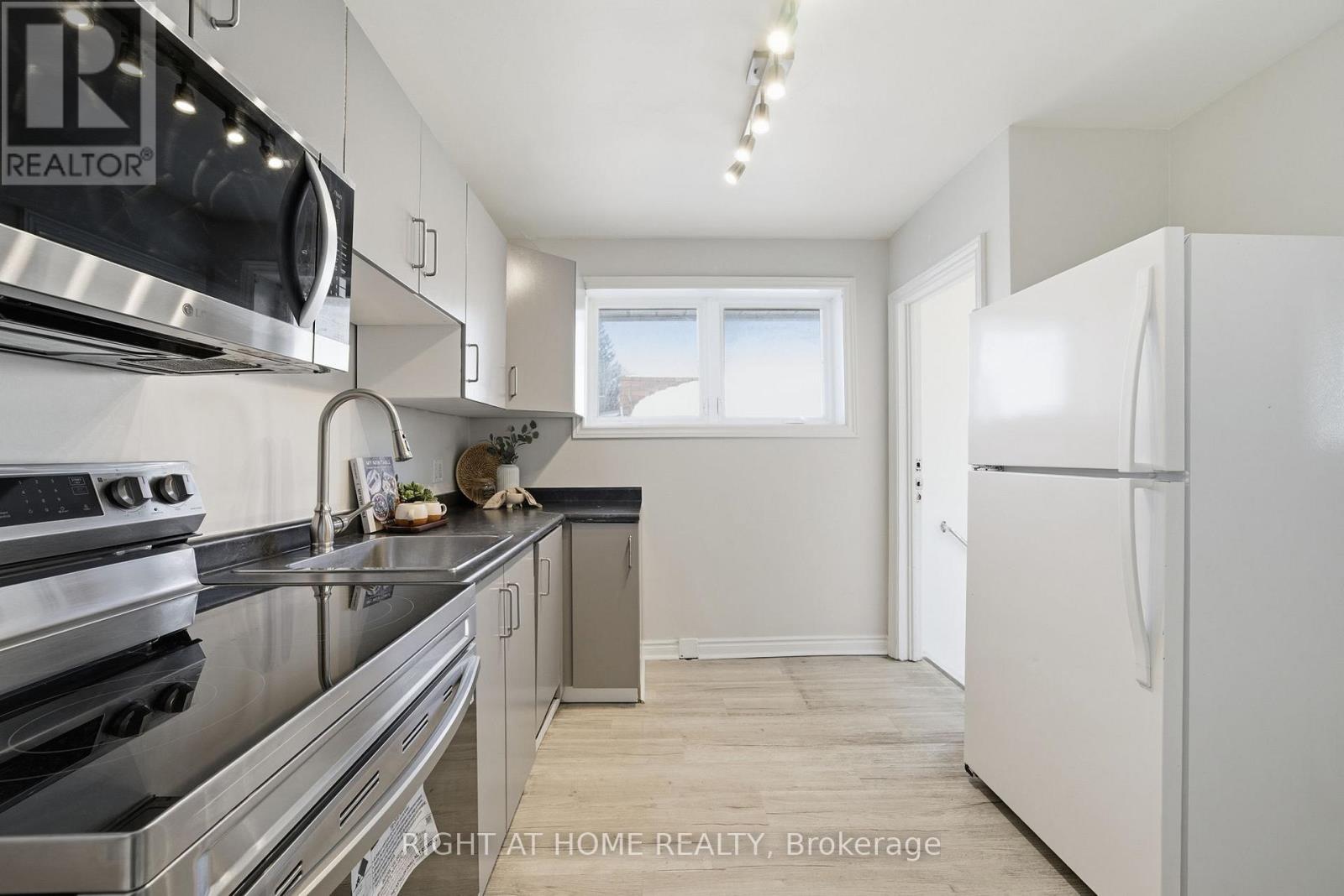 708 CARNEGIE AVENUE - Photo 5 of 50, Oshawa (Centennial), Ontario