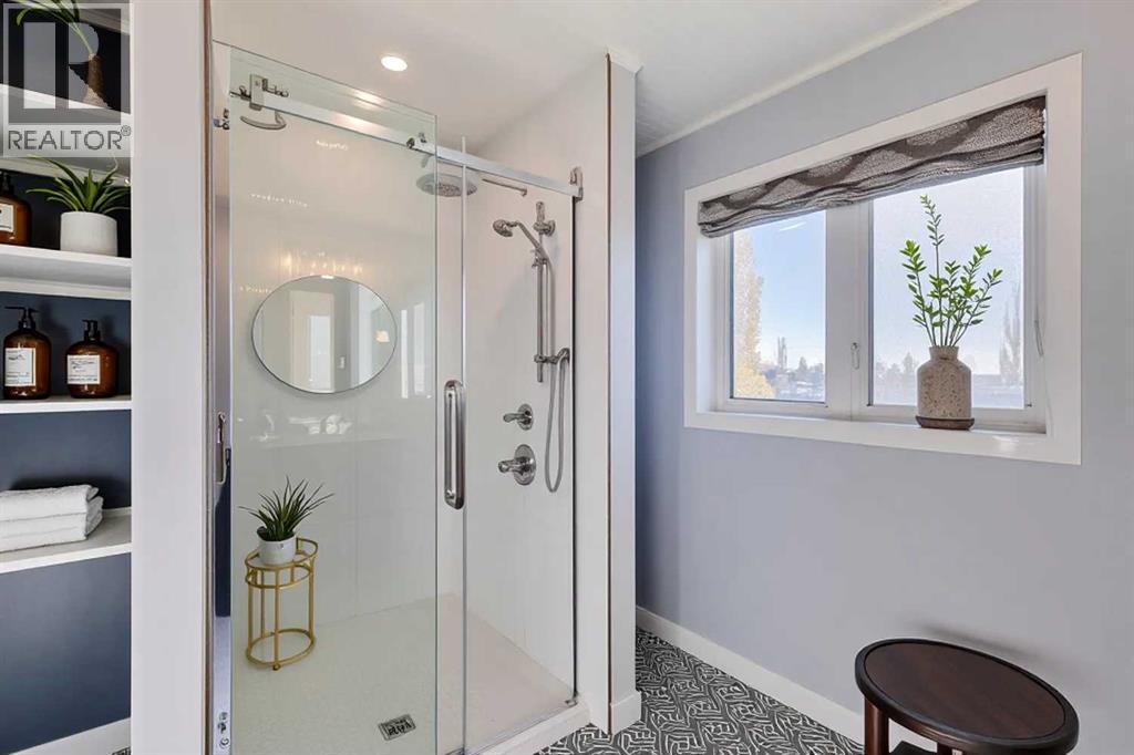 Single Family House for Sale in  Sierra Nevada Close SW Signal Hill Calgary 