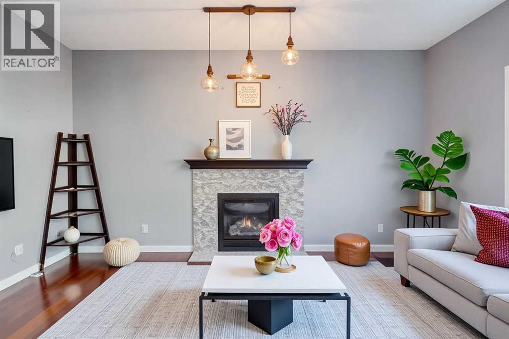 Single Family House for Sale in  Sierra Nevada Close SW Signal Hill Calgary 