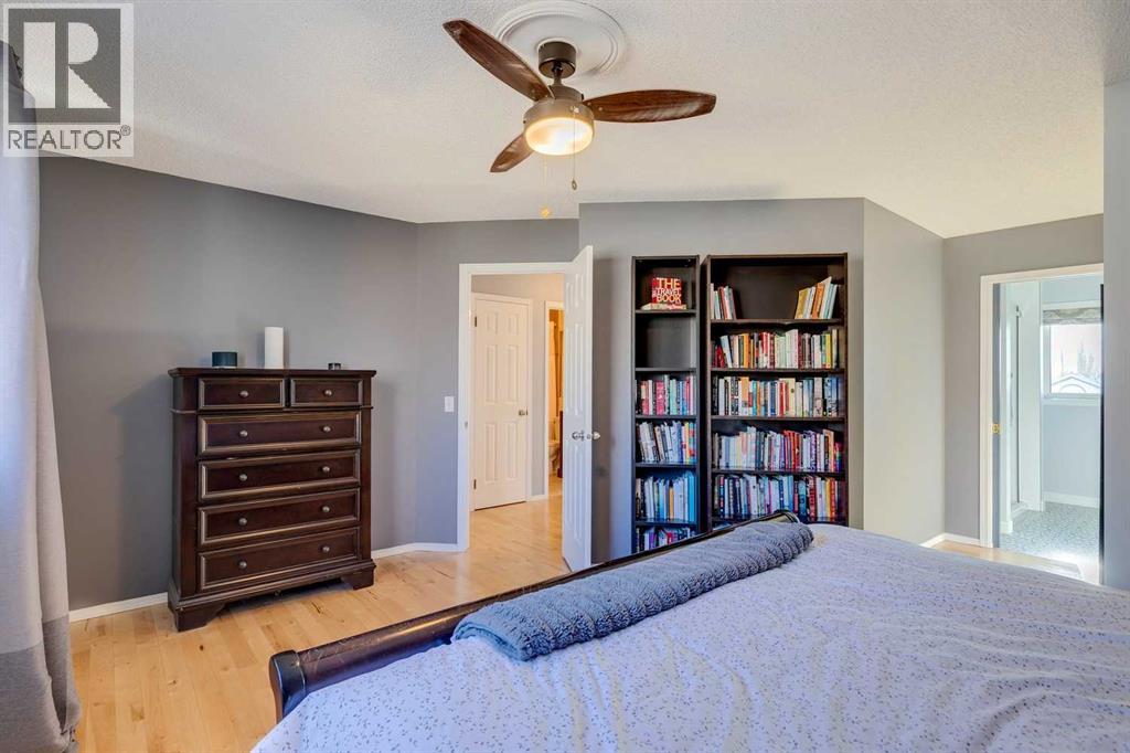 Single Family House for Sale in  Sierra Nevada Close SW Signal Hill Calgary 