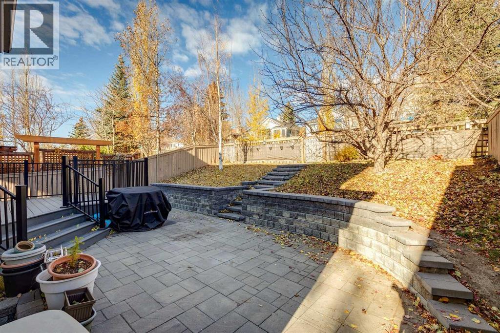 Single Family House for Sale in  Sierra Nevada Close SW Signal Hill Calgary 