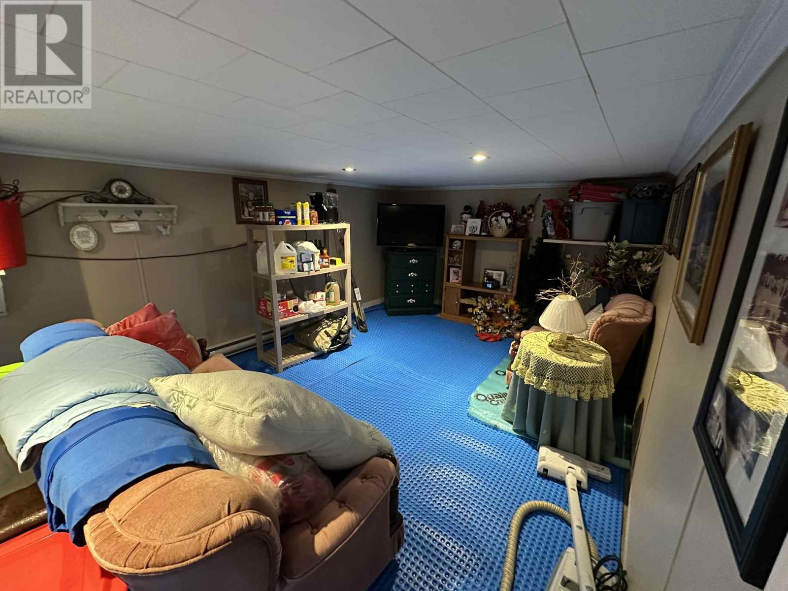 7 Earles Road - 28