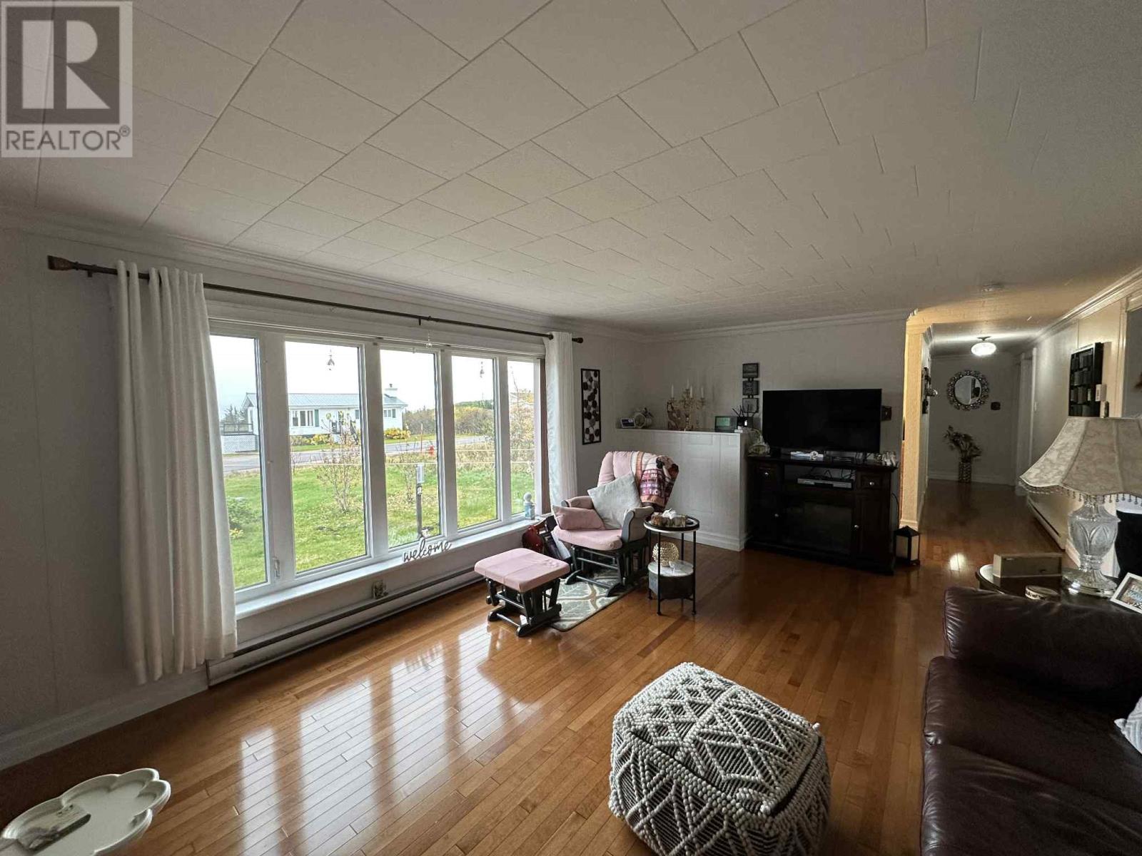 7 Earles Road - 9
