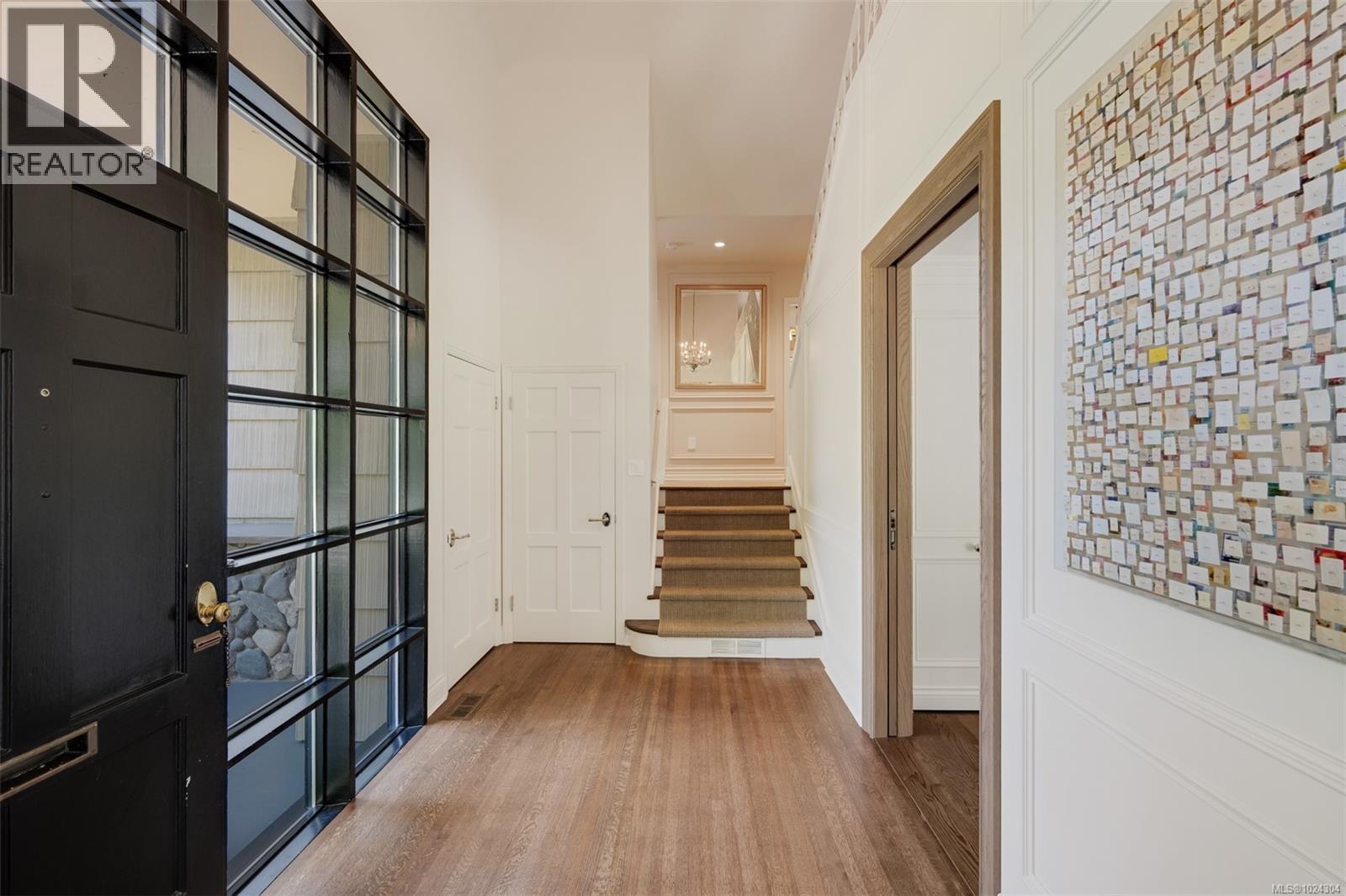  3270 Beach Drive, Oak Bay