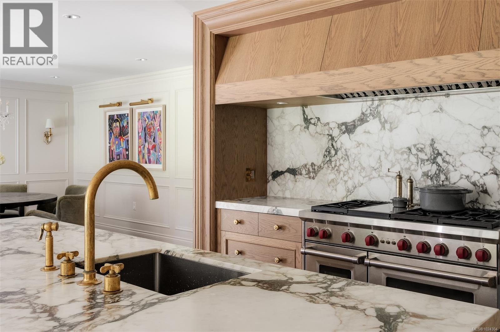  3270 Beach Drive, Oak Bay