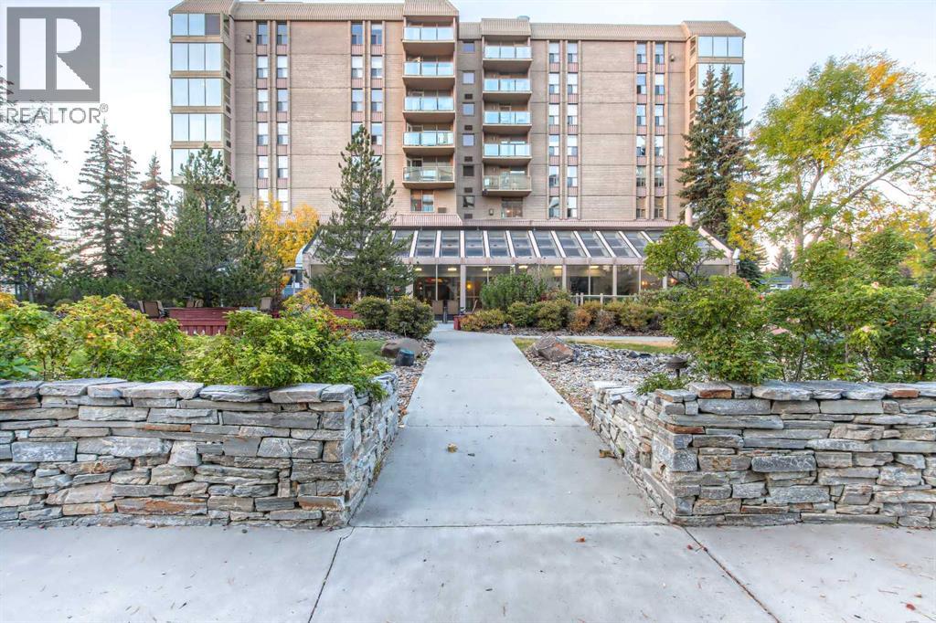 Single Family House for Sale in   Varsity Drive NW Varsity Calgary 