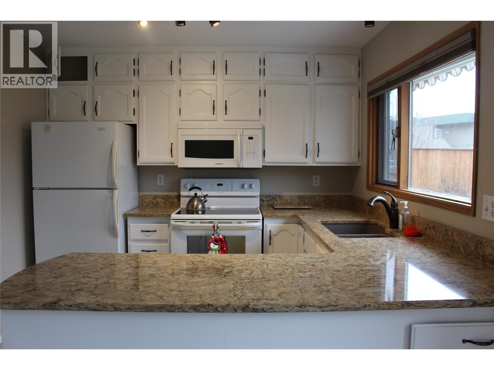 3402 415 Commonwealth Road, Kelowna