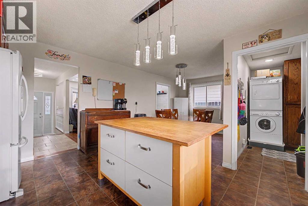 Single Family House 4 Level for Sale in  Falton Road NE Falconridge Calgary 