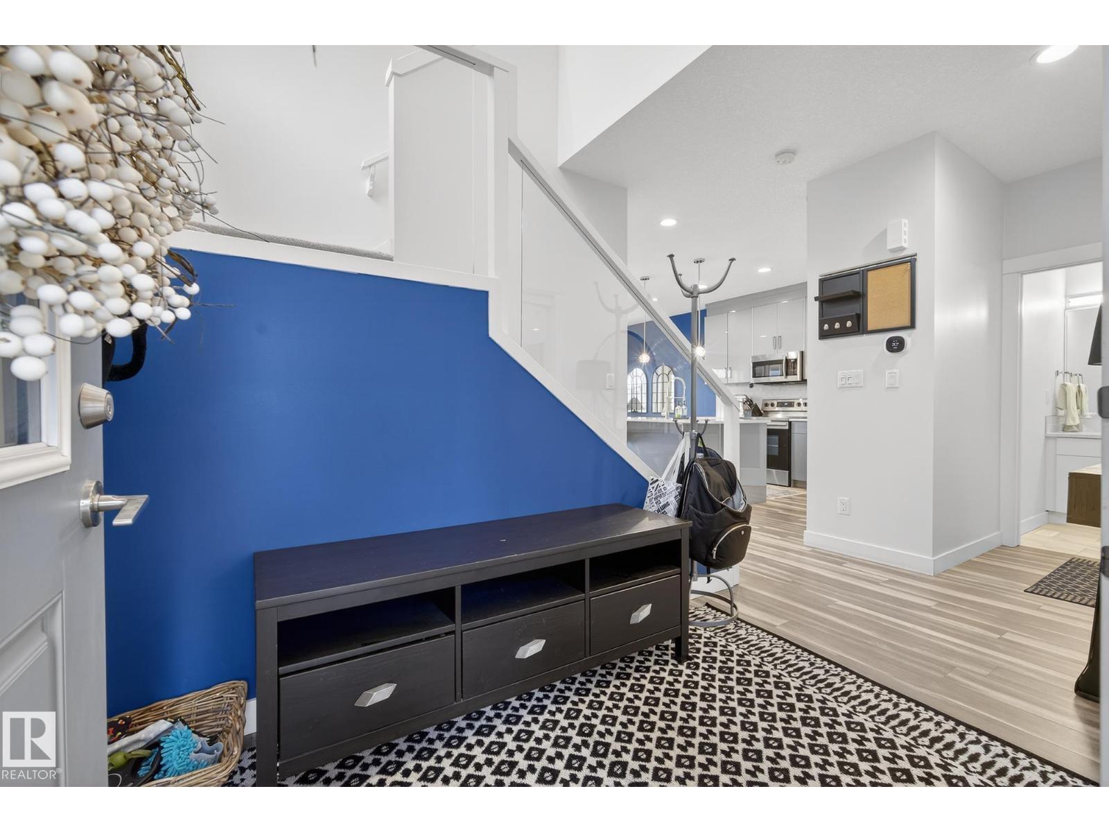 17727 13 AV SW - Photo 2 of 40, Edmonton, Alberta