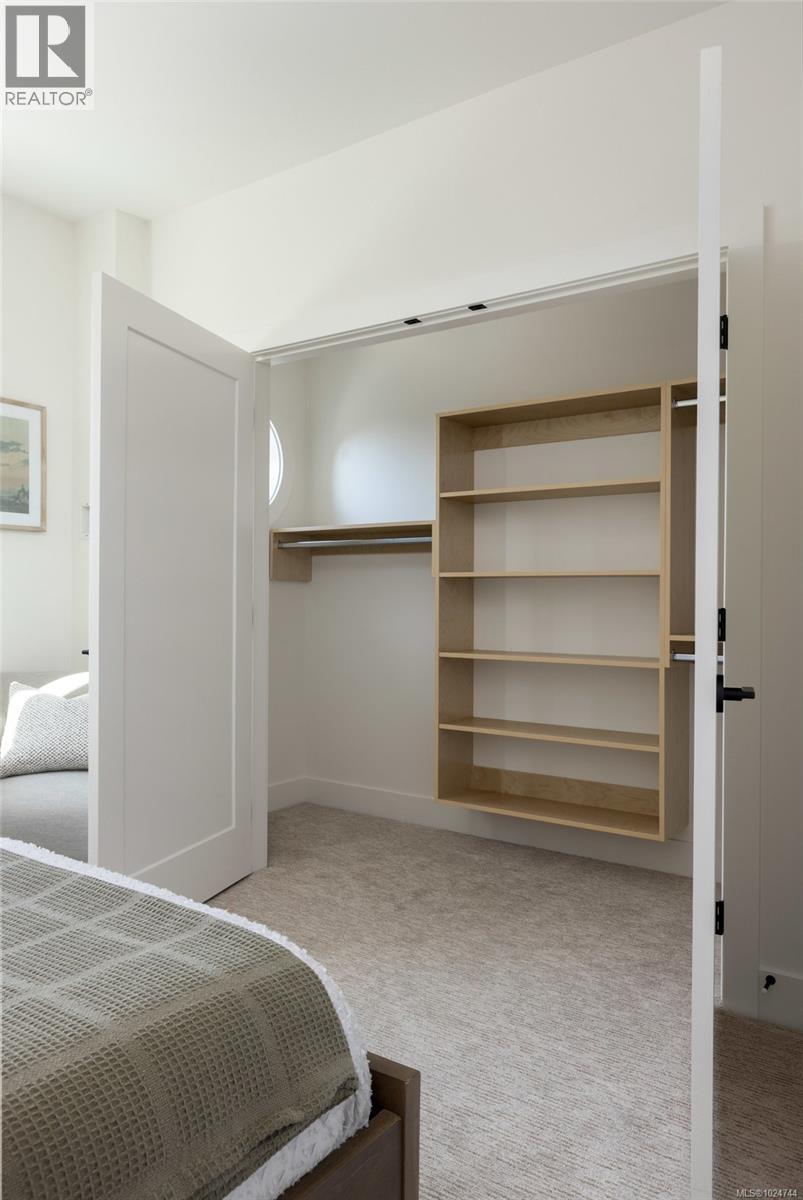 15 10145 Fifth Street, Sidney