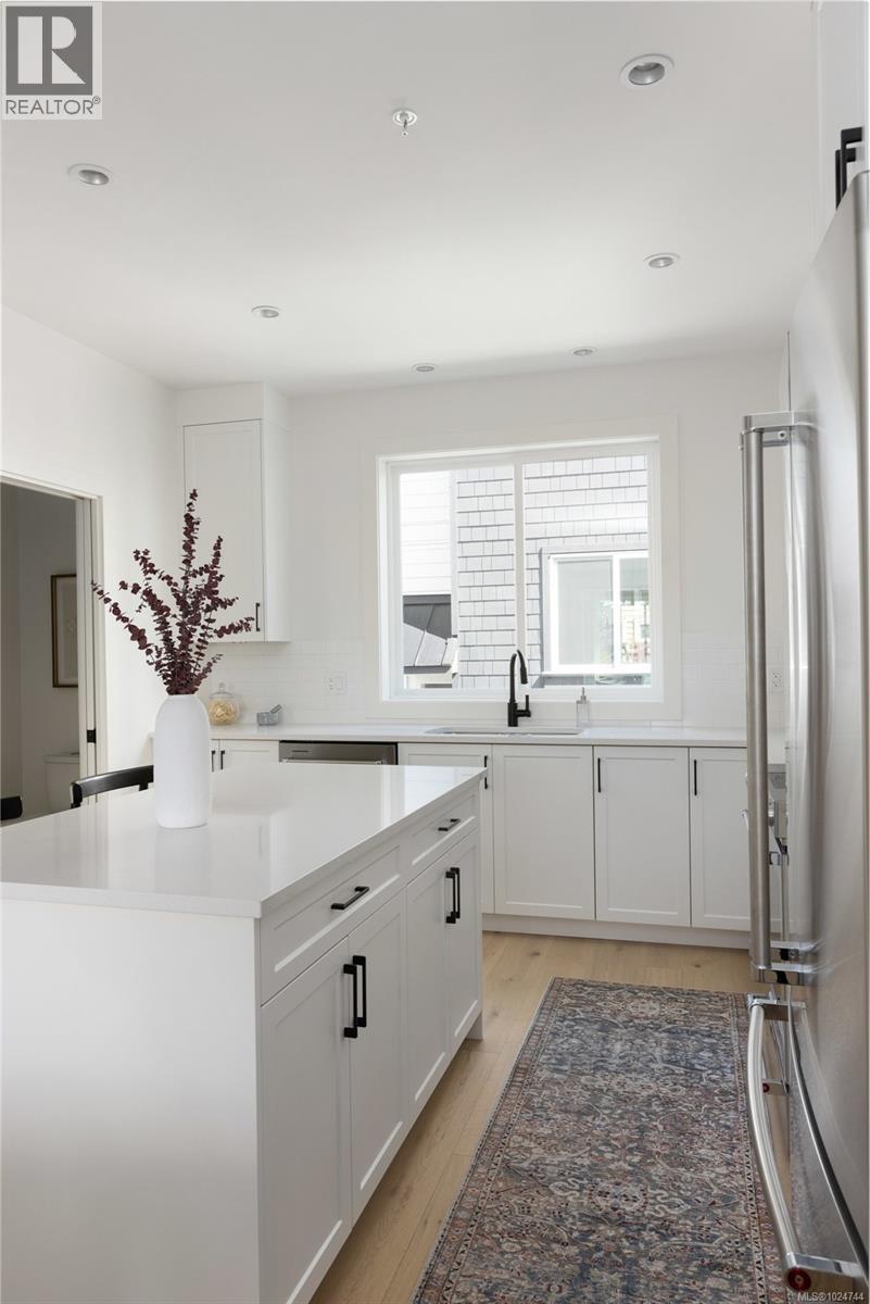 15 10145 Fifth Street, Sidney