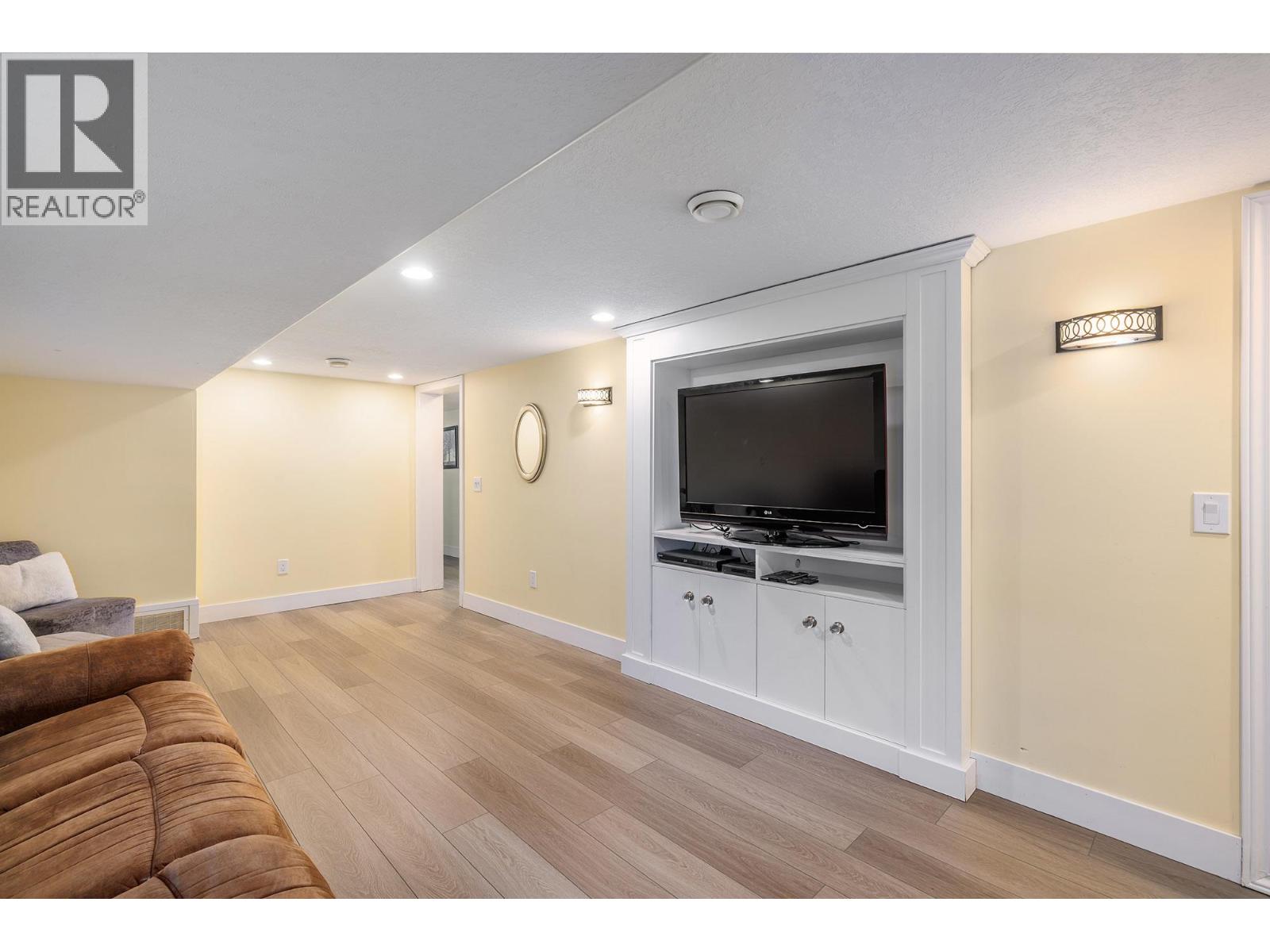  751 Saucier Avenue, Kelowna