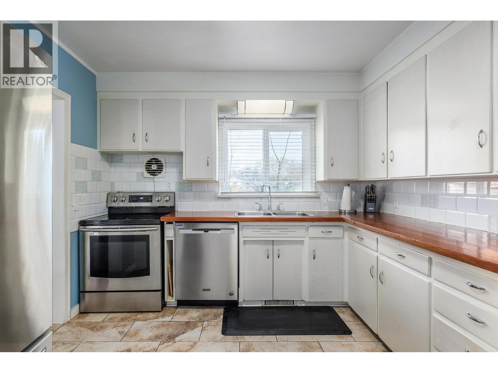  751 Saucier Avenue, Kelowna