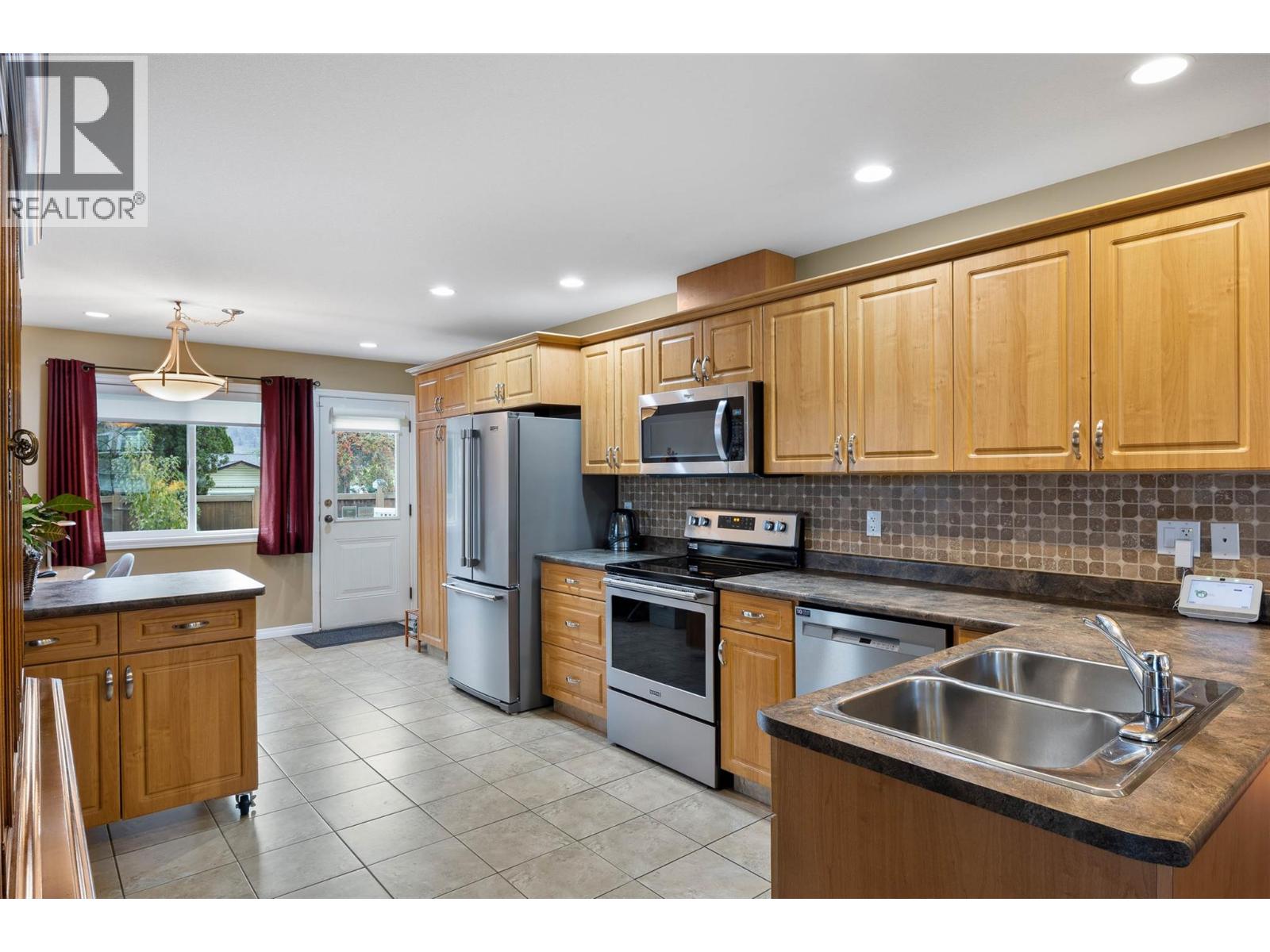 2185 Invermere Place - 8