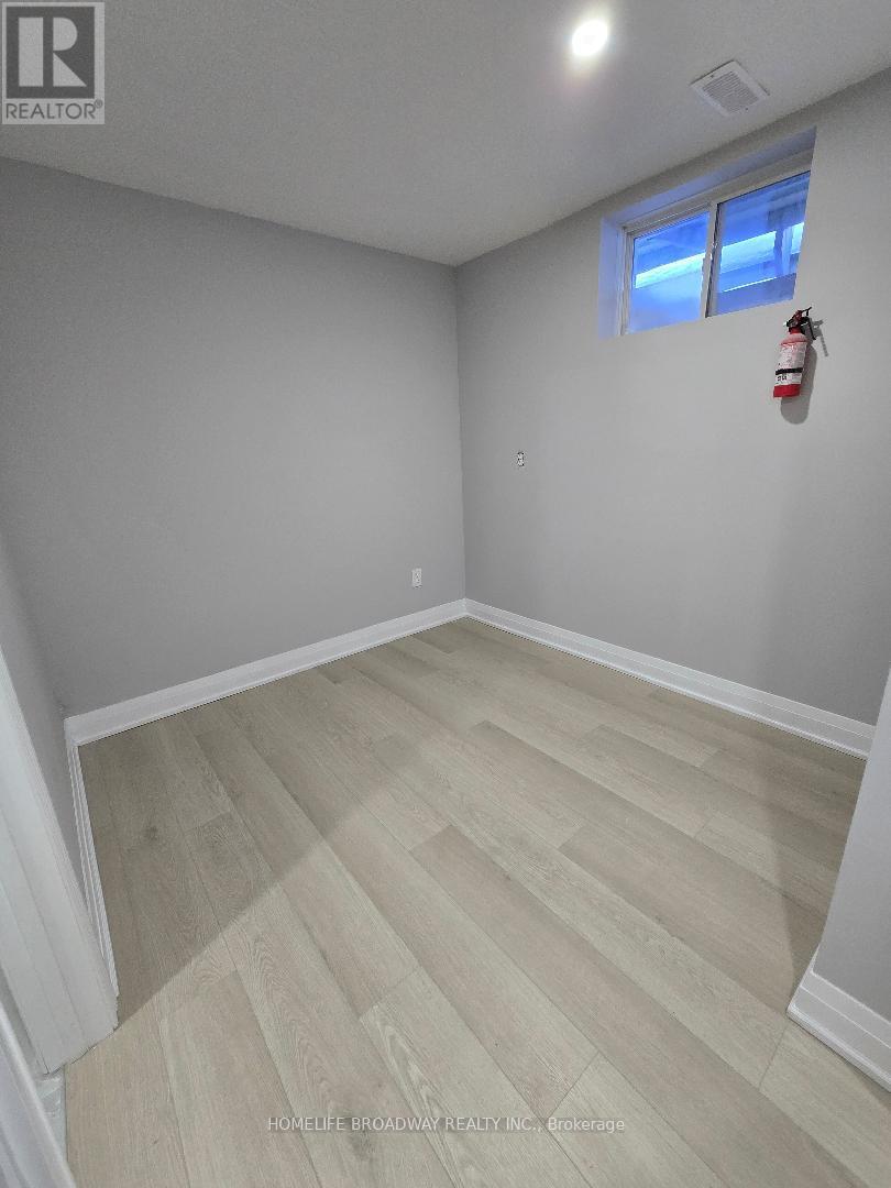 81 Clearmeadow Unit Bsmt photo 4