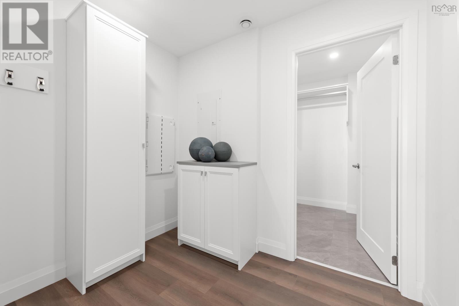 Property 29 of 36 of 1703 72 Seapoint Road