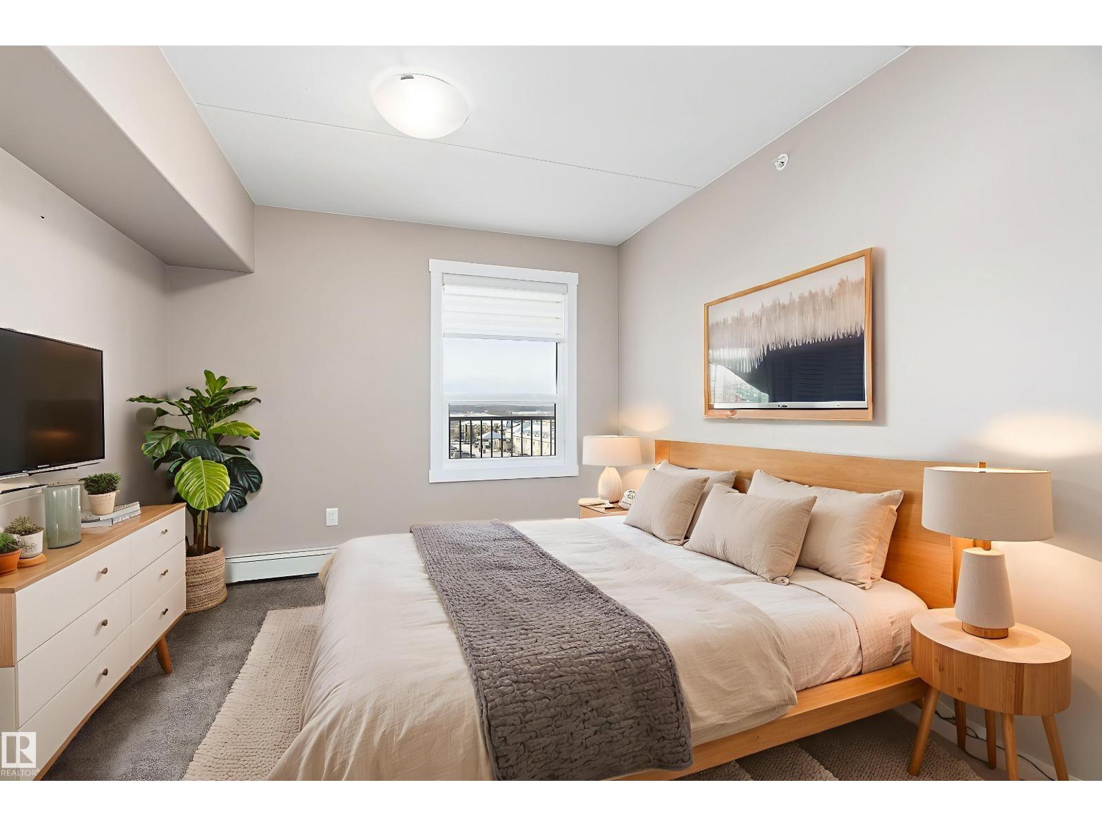 #206 4002 47 ST - 5
