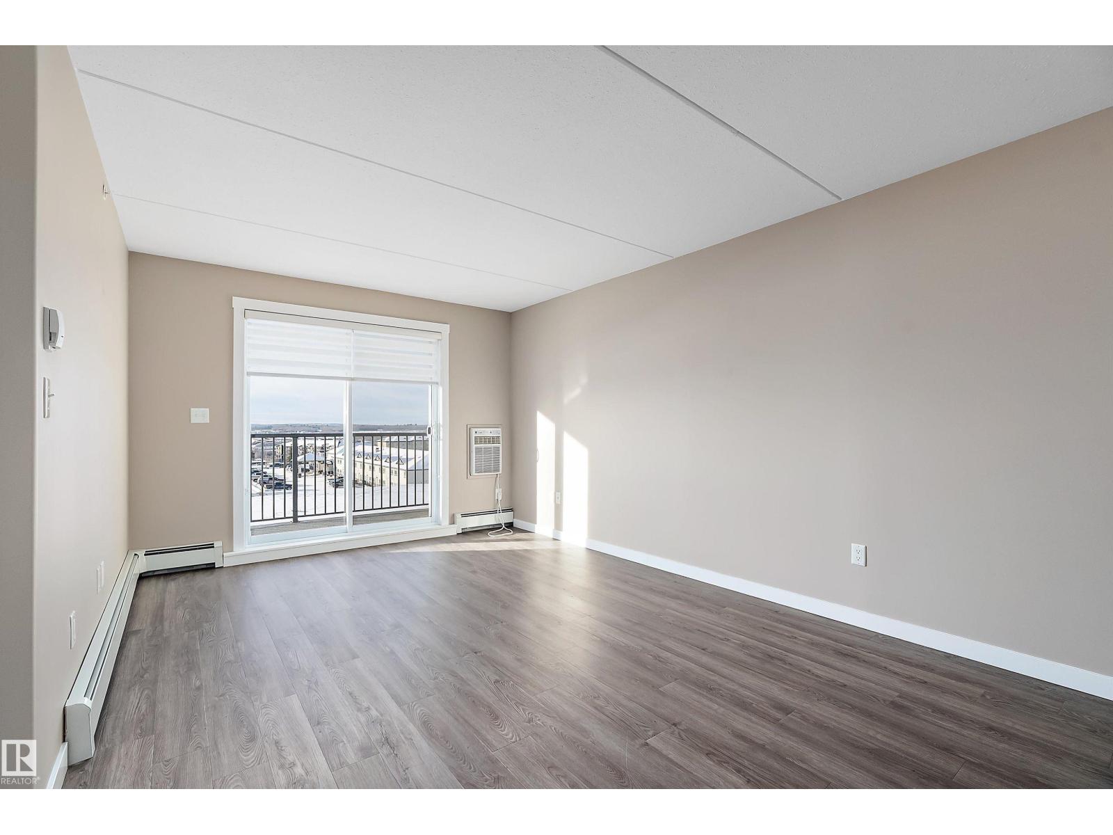 #206 4002 47 ST - 18