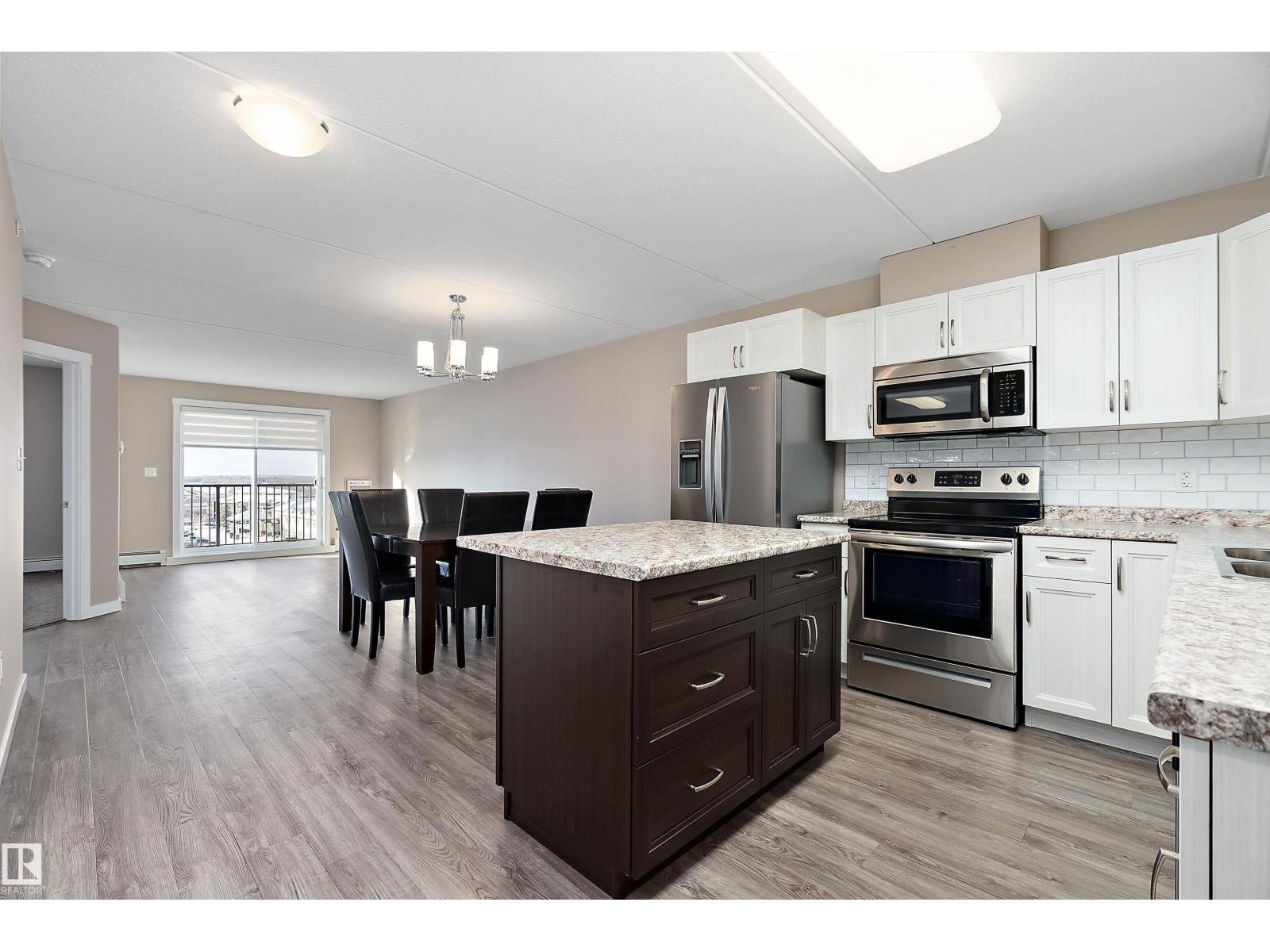 #206 4002 47 ST - 10