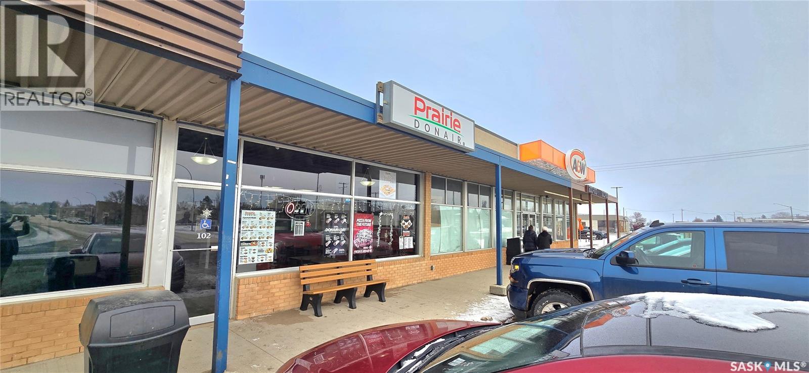 102 1st AVENUE W - Photo 2 of 14, Assiniboia, Saskatchewan