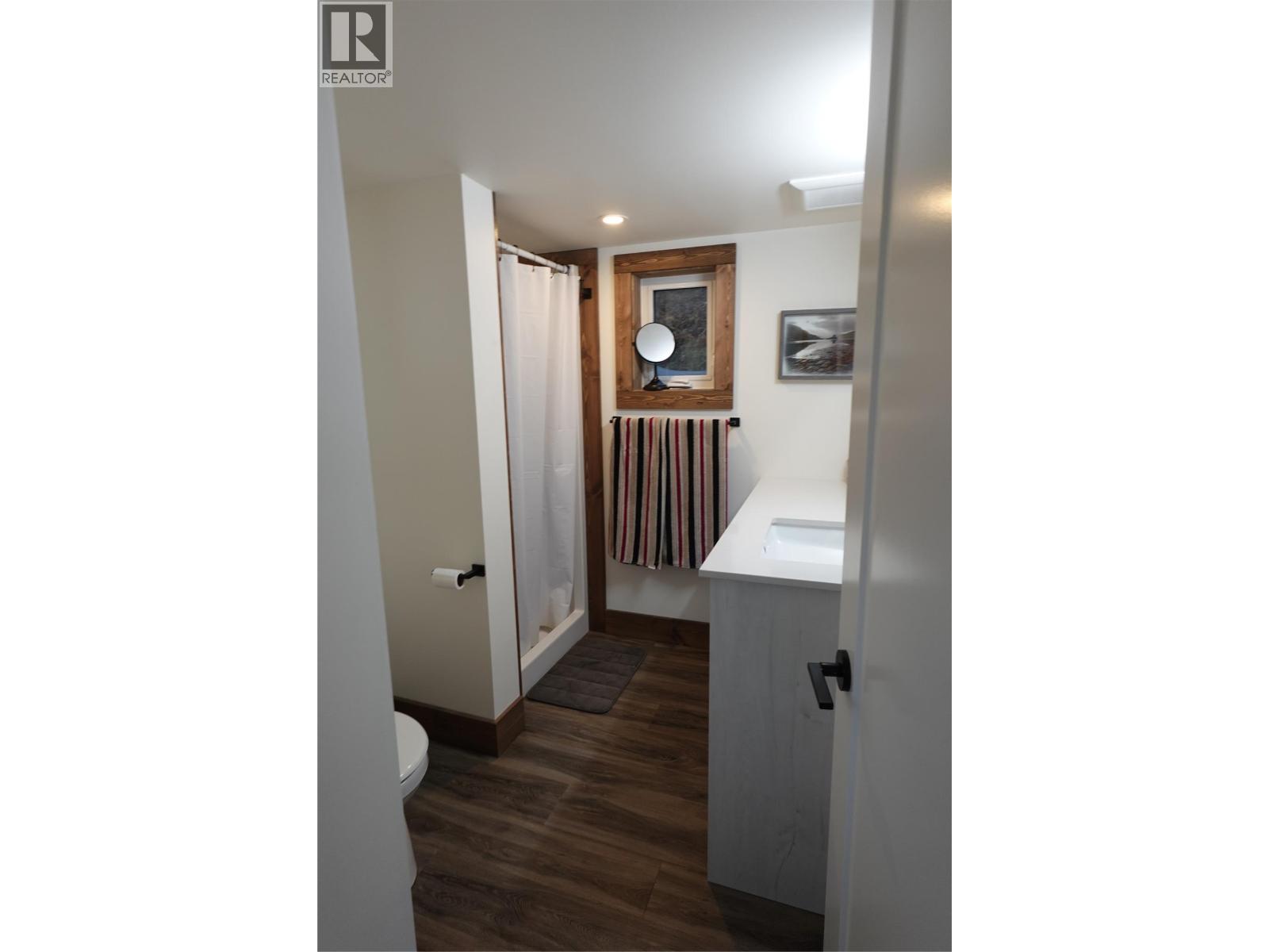 1429 Salisbury Lane N, Argenta