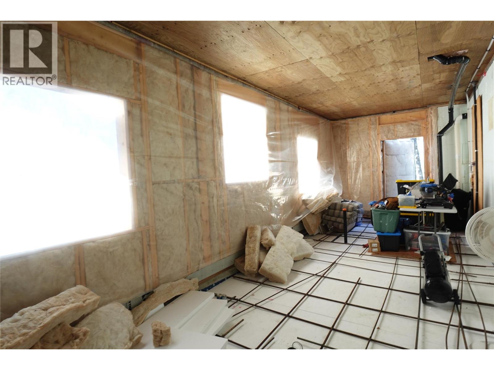 1429 Salisbury Lane N, Argenta