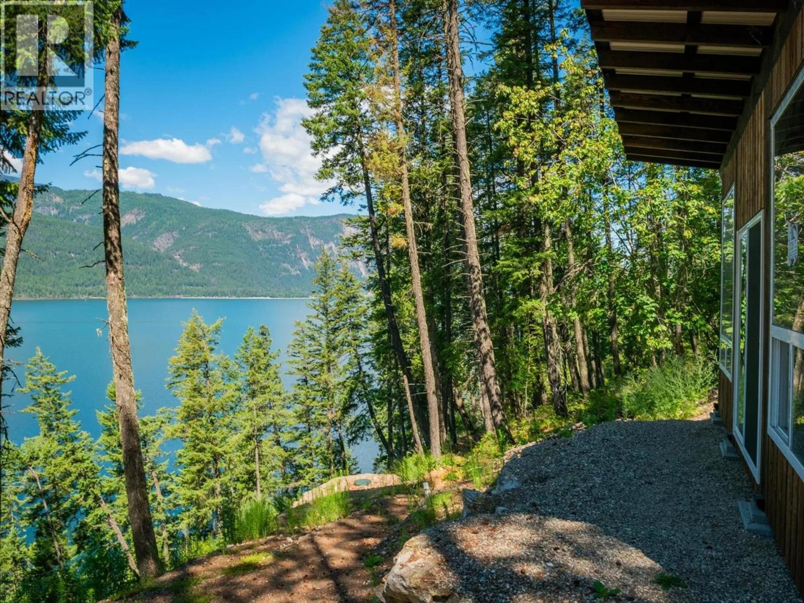 1429 Salisbury Lane N, Argenta